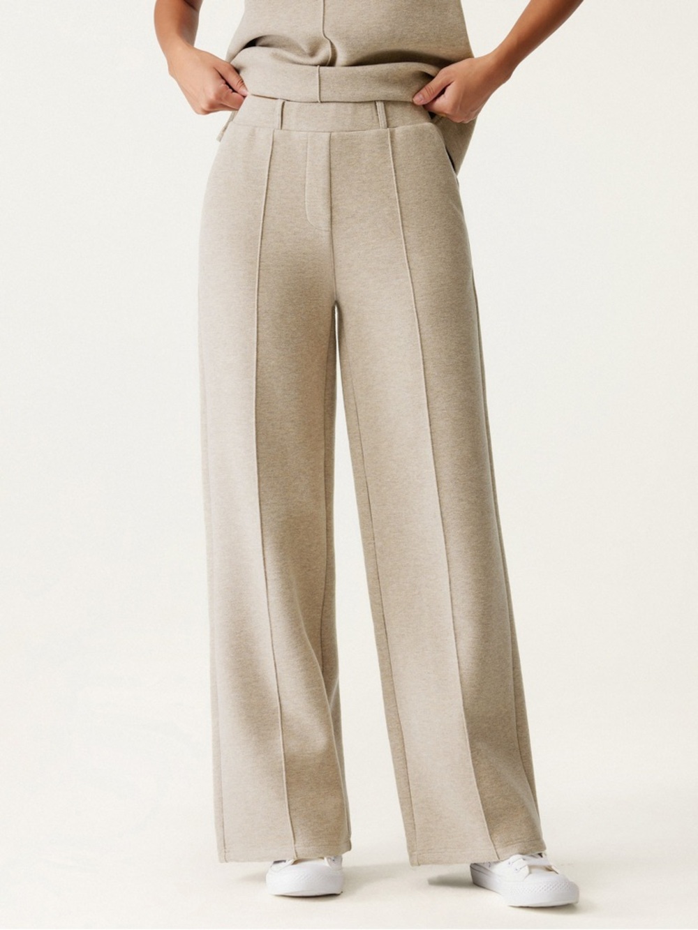 NWT OGL FuzzLuxe High Waist Relaxed Straight Leg Pull On Pant Cream Trousers M - Picture 2 of 8